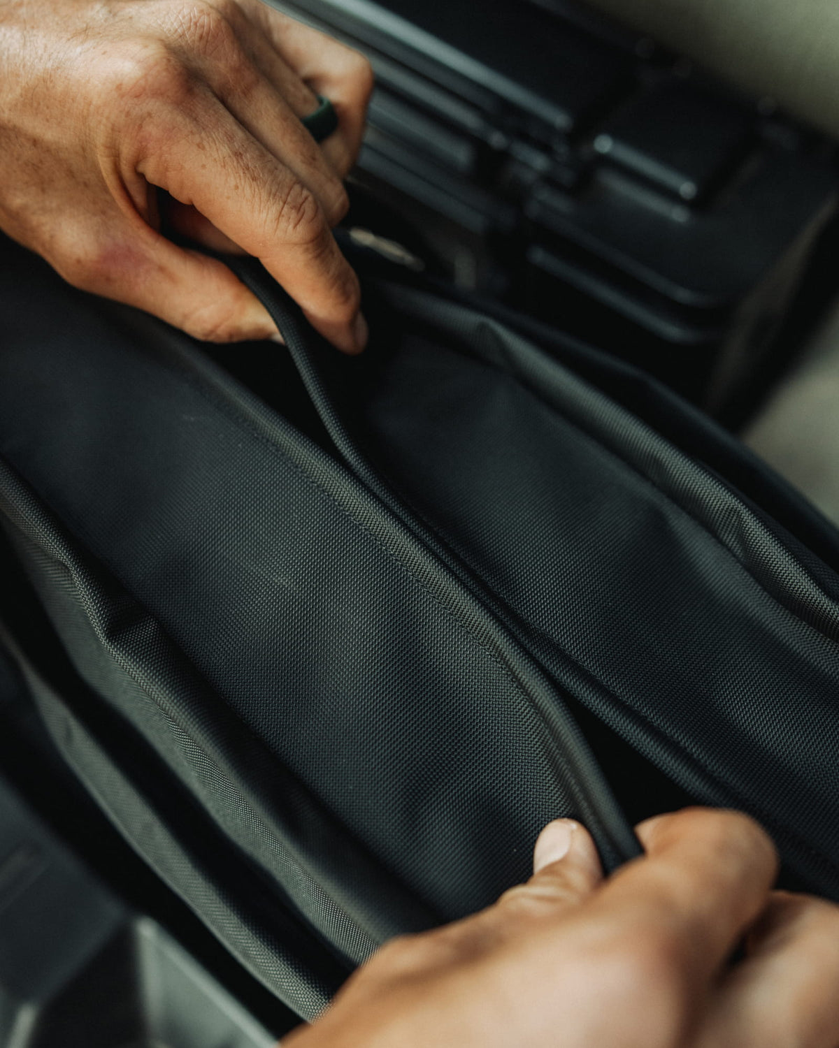 CIVIC Daily Tote 24L Magnetic Closure