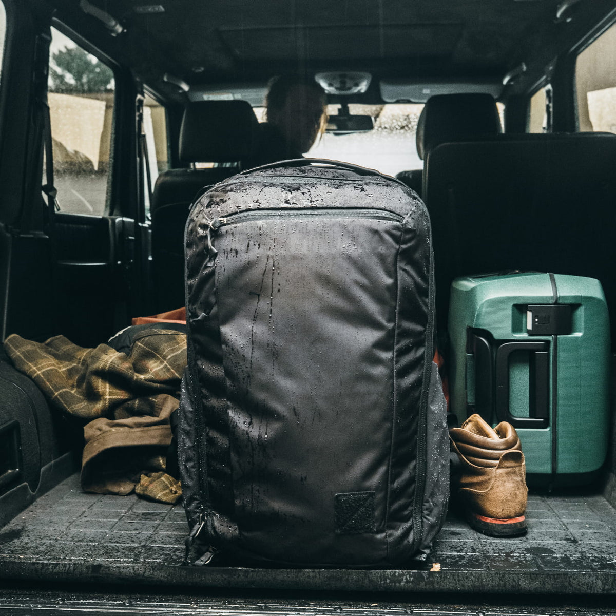 CIVIC Travel Bag 35L in solution dyed black back of truck CIVIC Travel Bag 35L in solution dyed black back of truck [13007c-SBK