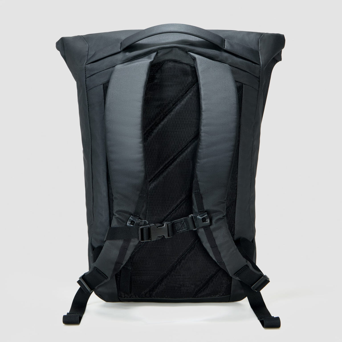 ELEMENT Weathershed 22L - EWS22 - Solution Dyed Black - breathable back panel