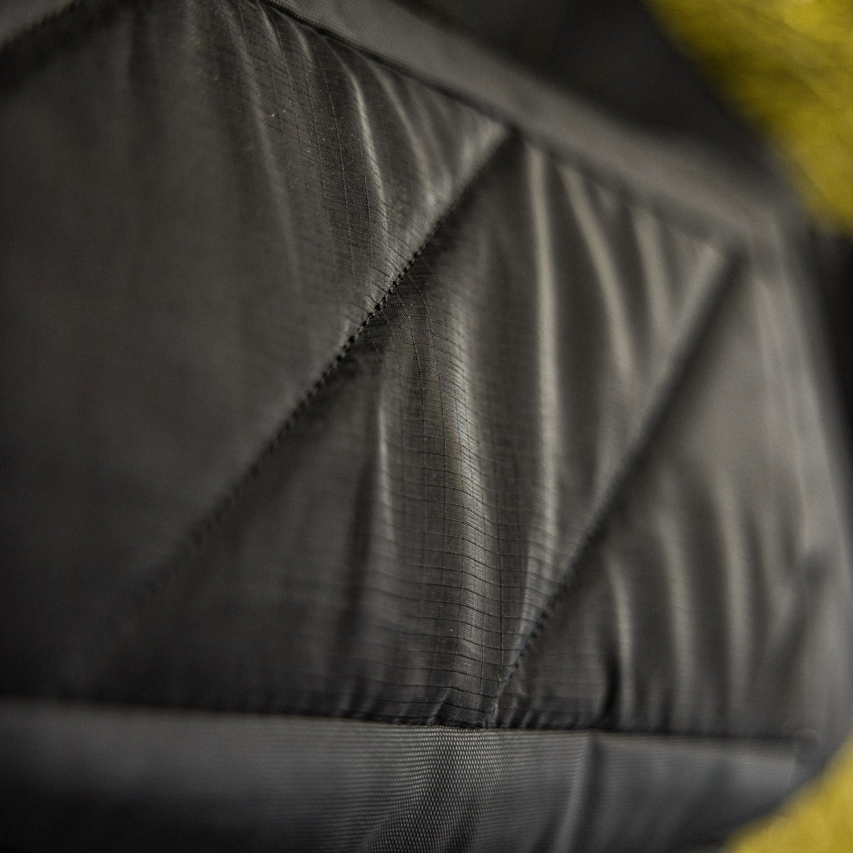 MOUNTAIN HIP PACK 3.5L in Solution Dyed Black - Breathable Back Panel MOUNTAIN HIP PACK 3.5L in Solution Dyed Black - Breathable Back Panel [11003a-SBK
