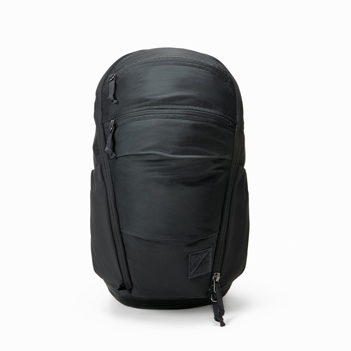 MOUNTAIN Panel Loader 22L - Solution Dyed Black - Front panel MOUNTAIN Panel Loader 22L - Solution Dyed Black - Front panel [11004d-SBK