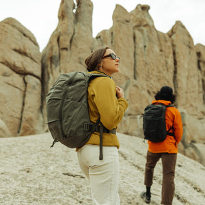 MOUNTAIN Panel Loader 22L - OD Green - hiking in mountains