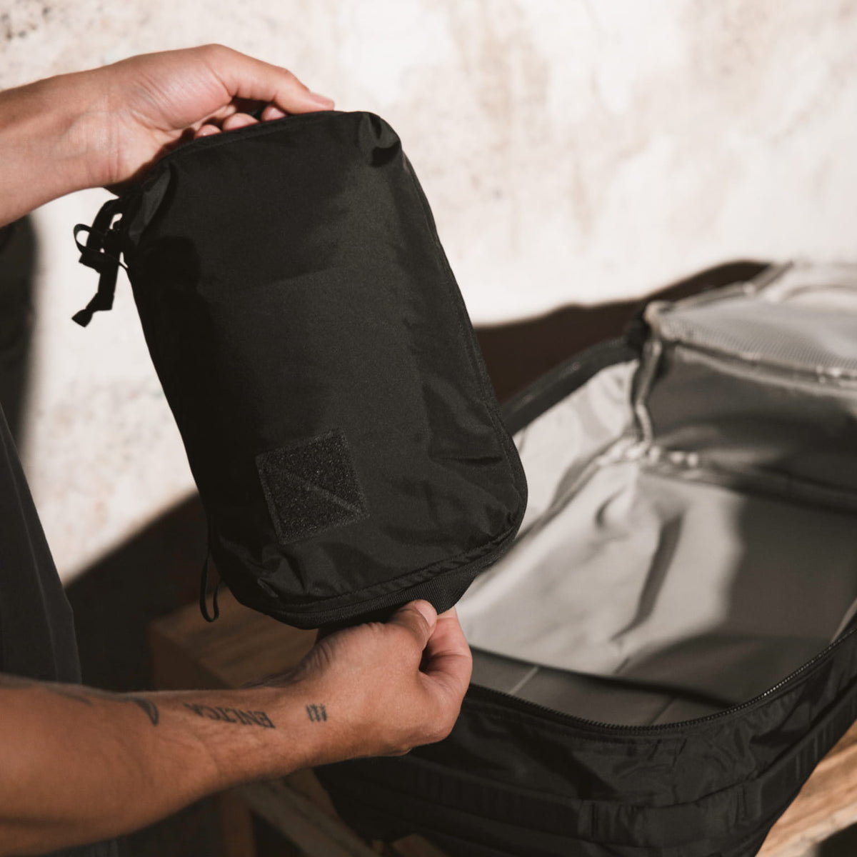 Transit Packing Cube 4L in Black - packed into a CIVIC Travel Bag Transit Packing Cube 4L in Black - packed into a CIVIC Travel Bag [13026a-BLK
