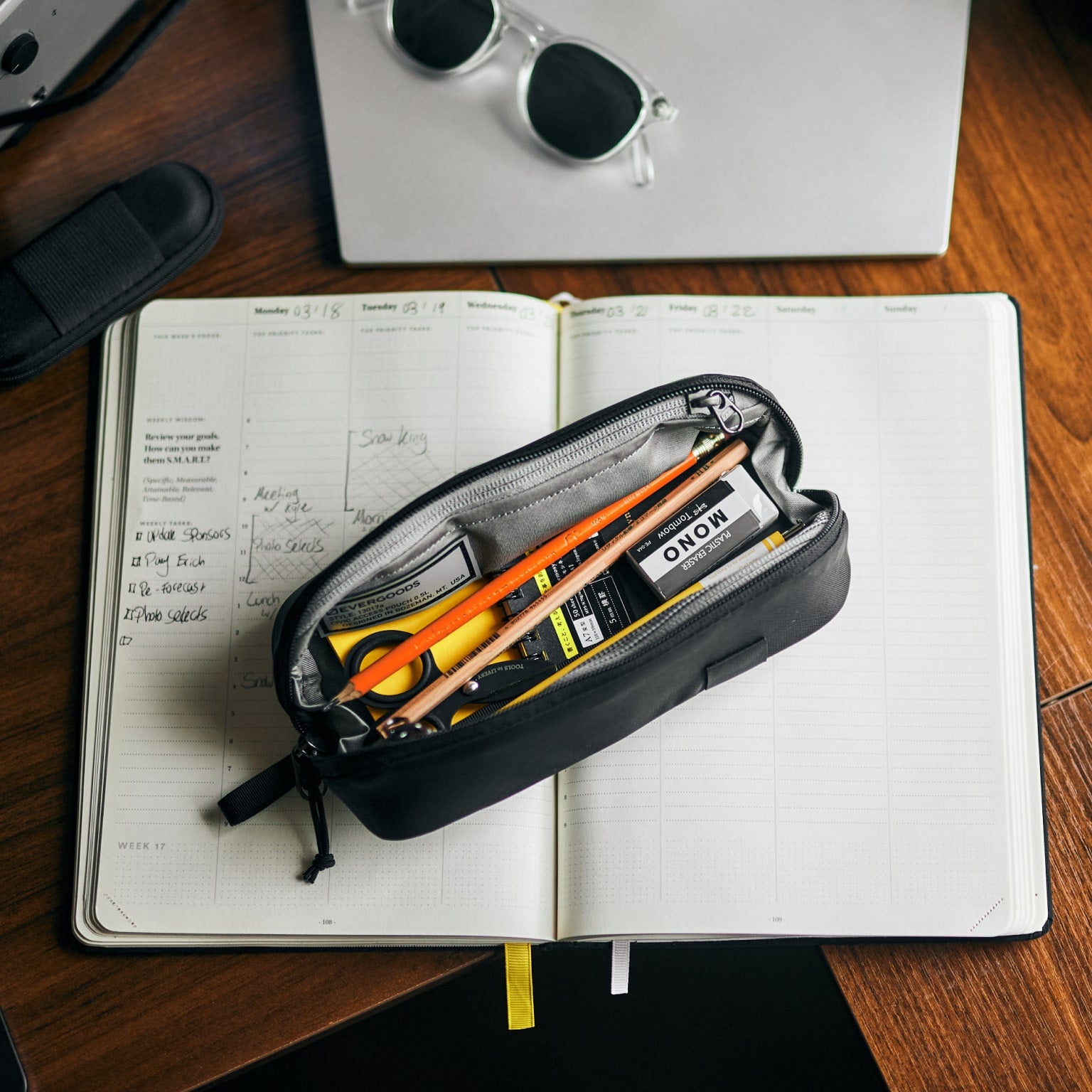 CIVIC Access Pouch 0.5L - CAP0.5 - Opens wide as a workstation