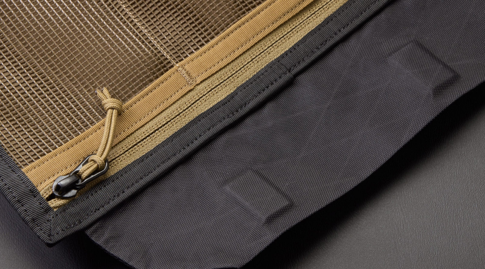 CIVIC Access Pouch 1L in X-Pac Black and Coyote Brown - Flexible Magnets