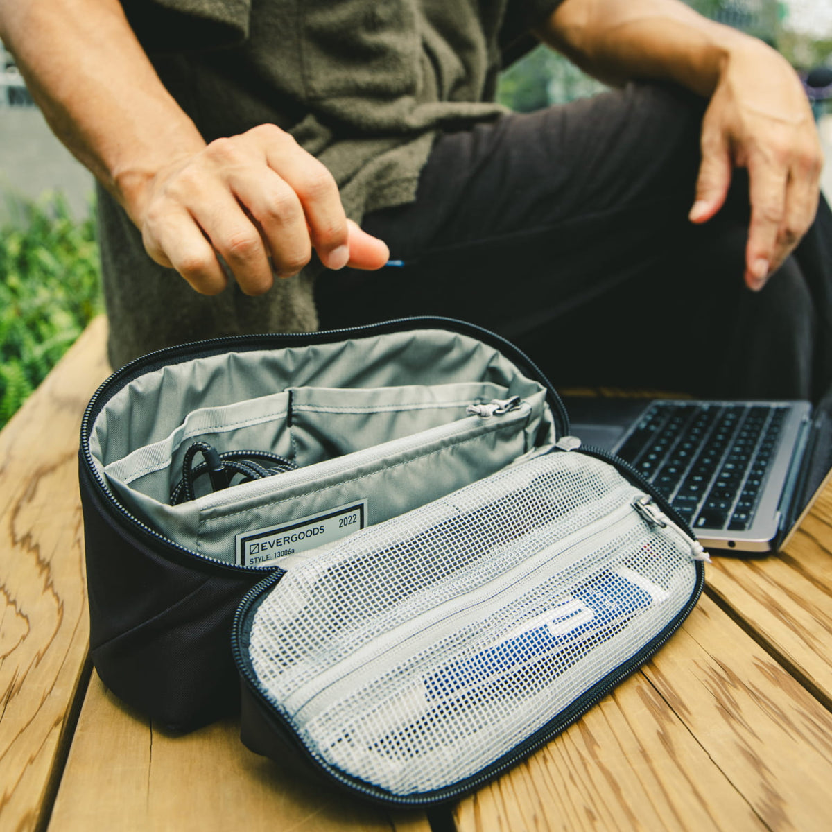 CIVIC Access Pouch 2L - CAP2 tech kit open [13006a-SBK]