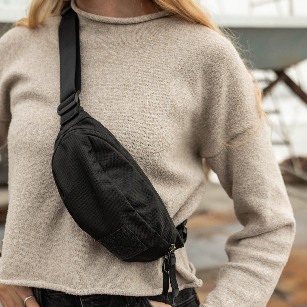 CIVIC Access Sling 1L Black Female Fit [13025a-SBK]