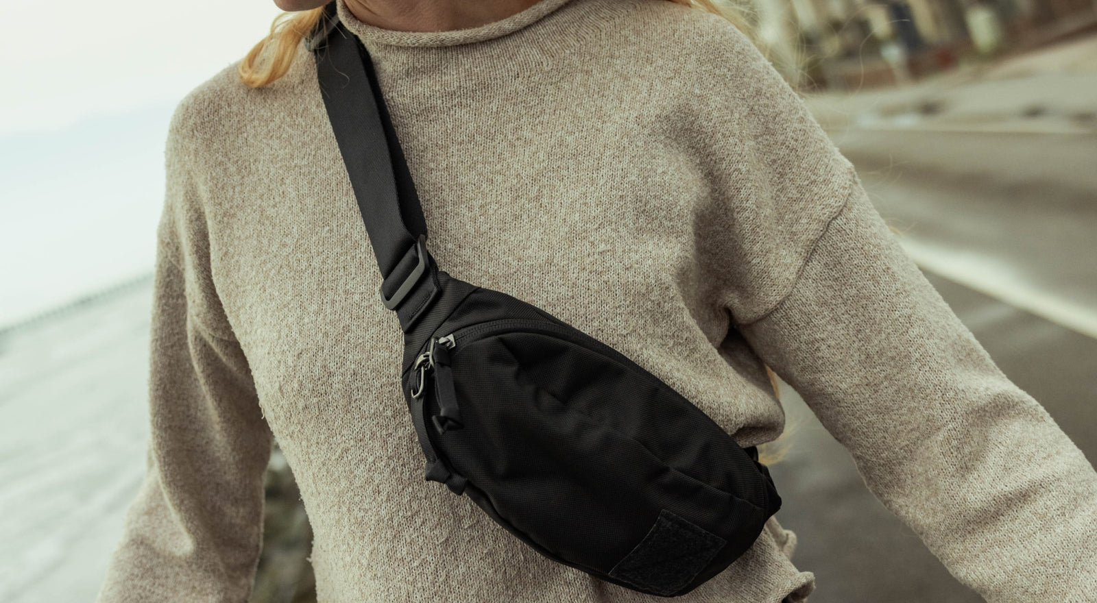 CIVIC Access Sling 1L streamlined straps and access