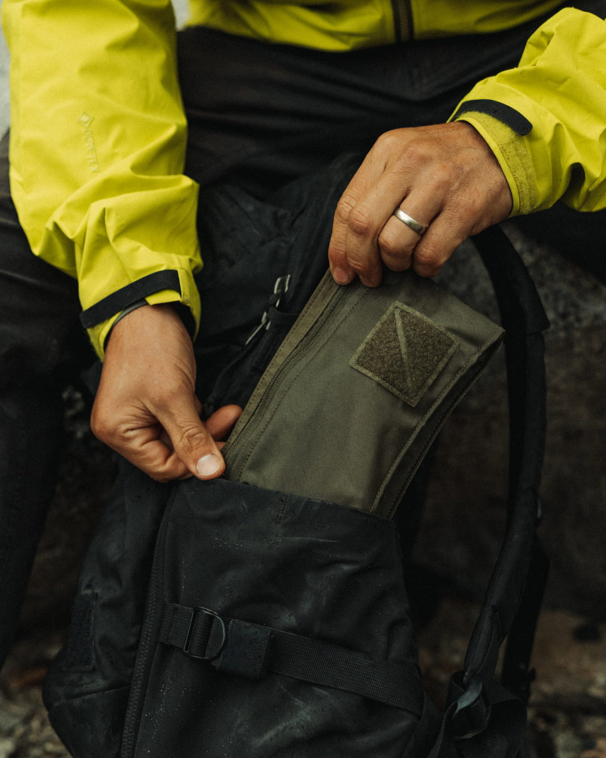 CIVIC Flat Pouch fits in Side Pockets