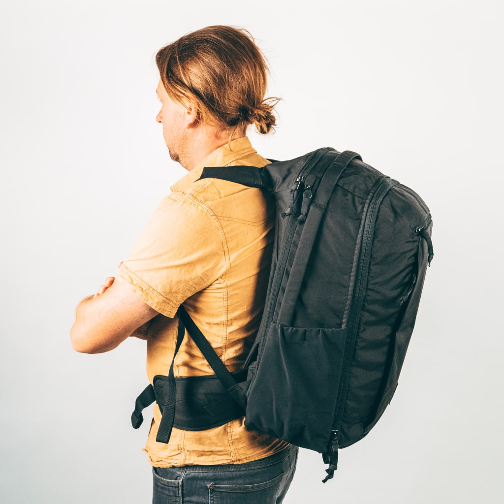 CIVIC Travel Bag 35L in solution dyed black waist belt [13007c-SBK]