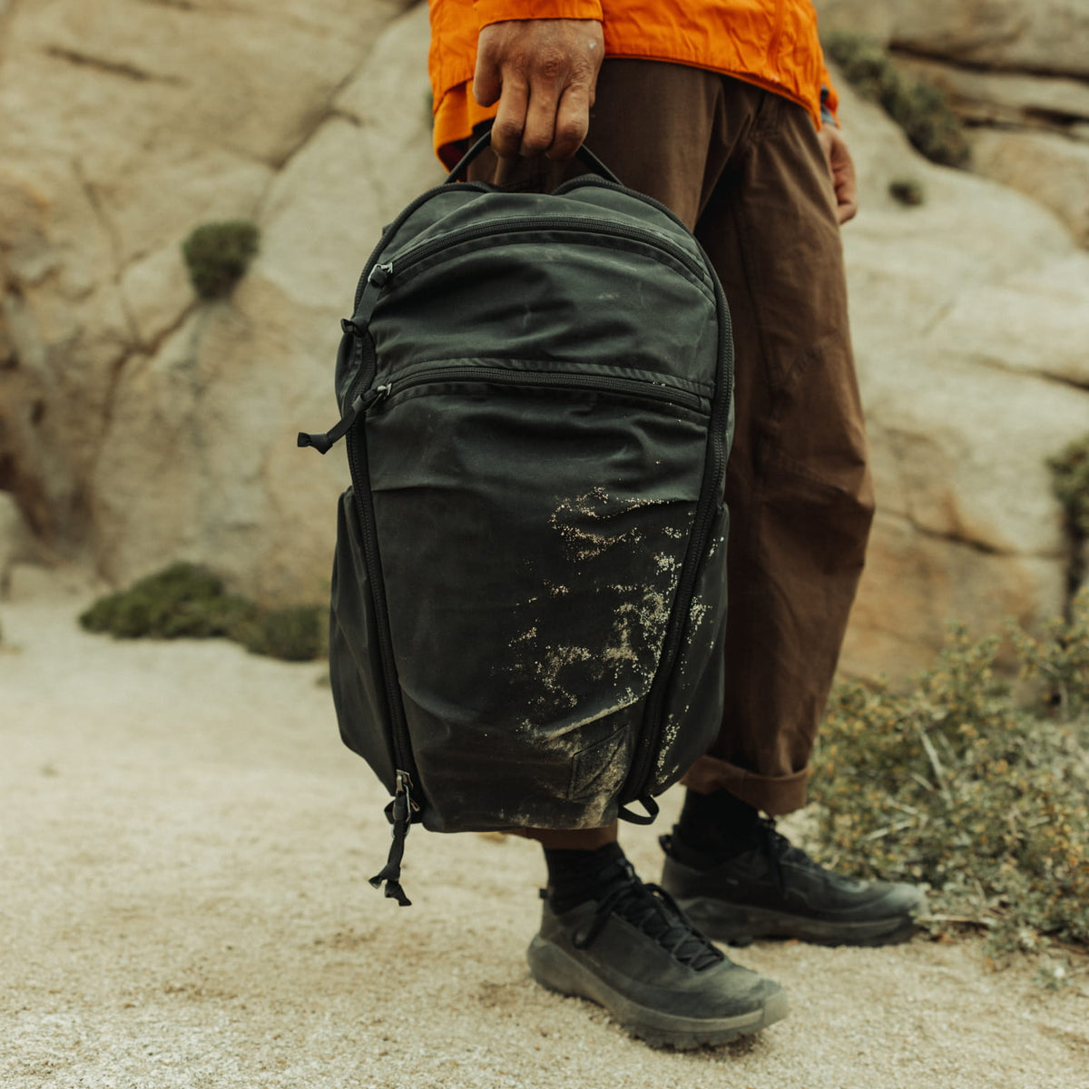 MOUNTAIN Panel Loader 22L - Solution Dyed Black - durable textile [11004d-SBK]