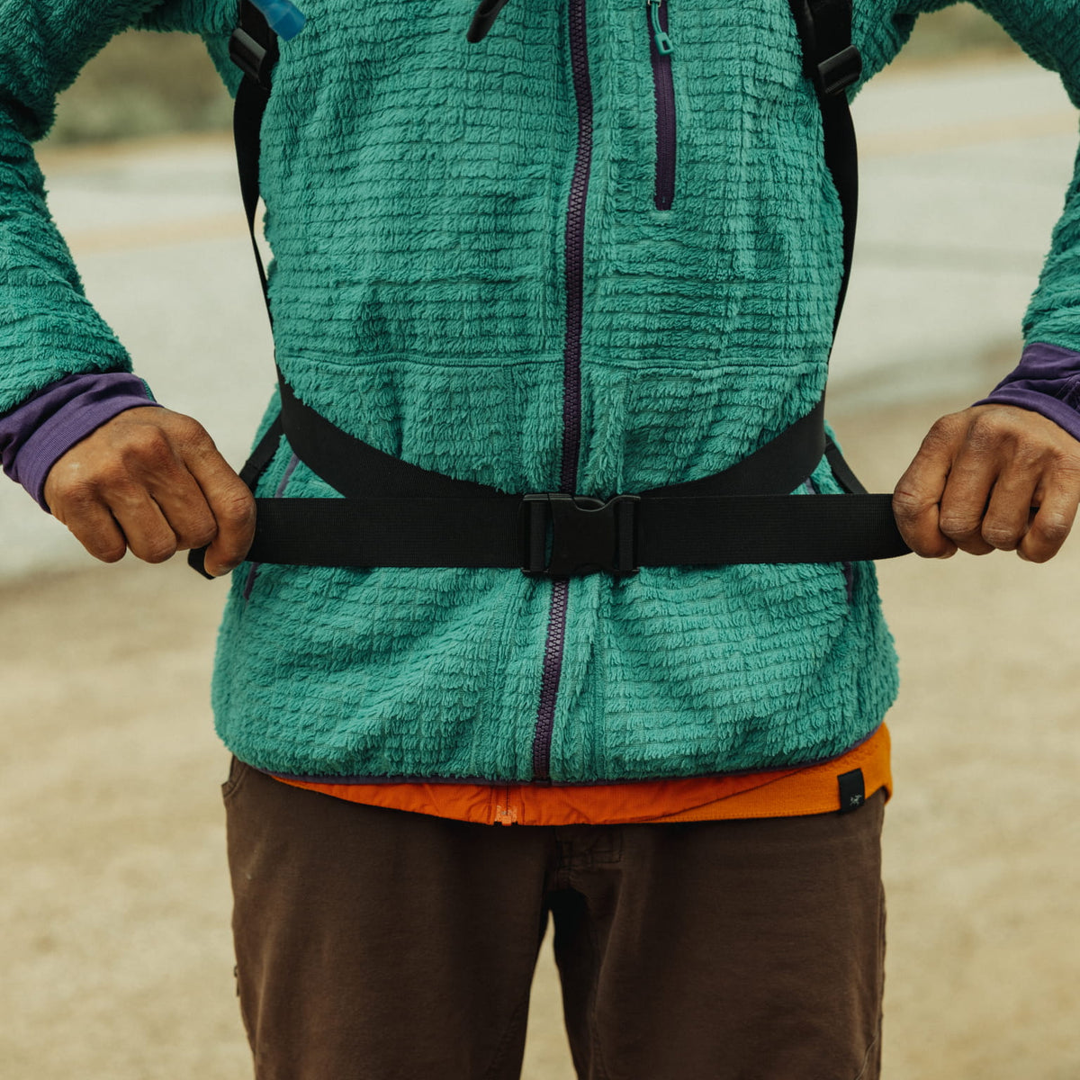 MOUNTAIN Panel Loader 22L - Solution Dyed Black - removable waist belt [11004d-SBK]
