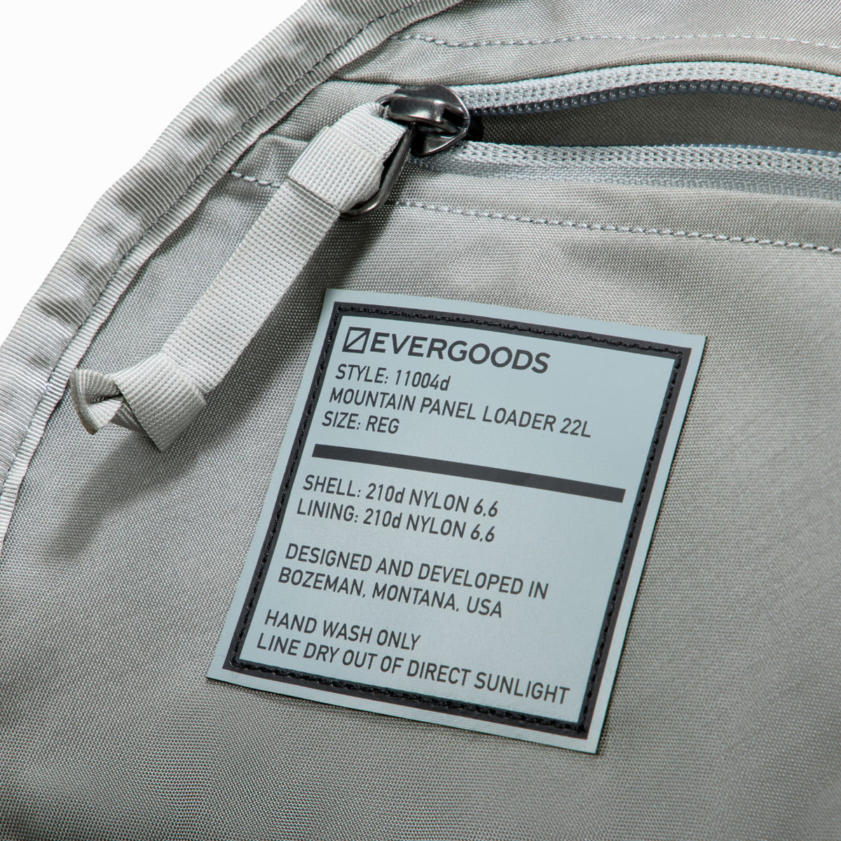 MOUNTAIN Panel Loader 22L - Solution Dyed Black - style label
