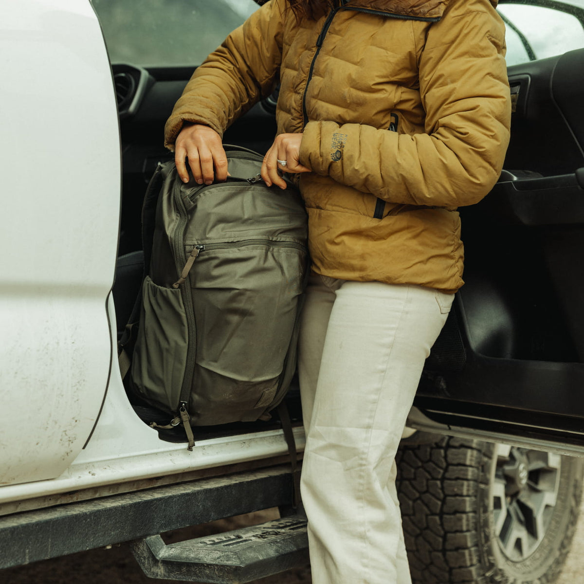 MOUNTAIN Panel Loader 22L - OD Green - top lid pocket [11004d-ODG]