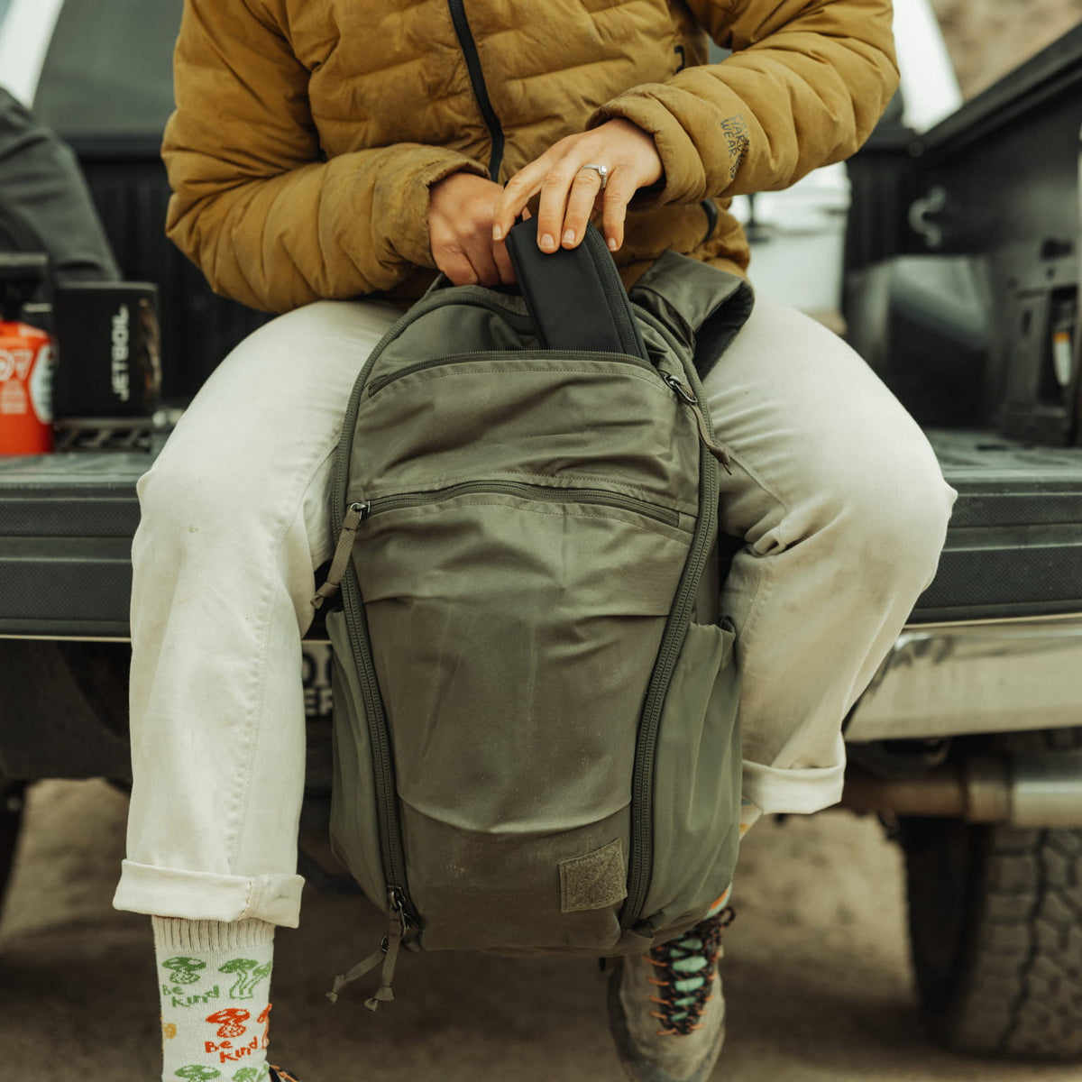 MOUNTAIN Panel Loader 22L - OD Green - top lid pocket [11004d-ODG]