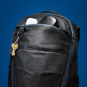 MOUNTAIN Panel Loader 22L in Black Magic - Ultra - Front lid pocket with aluminum key hook