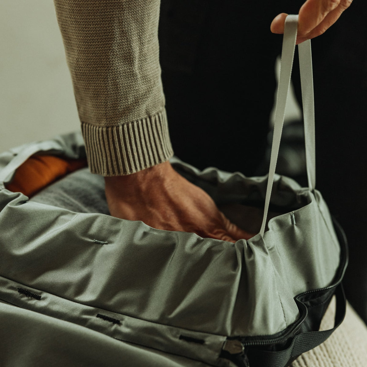 Transit Packing Cube 10L in Black - Cinch compression [13021a-BLK]