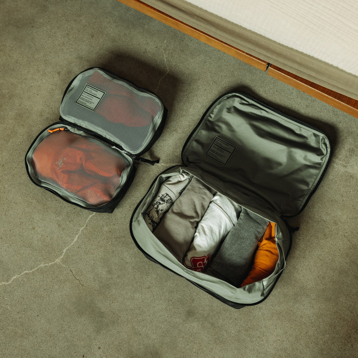 Transit Packing Cube 10L in Black - compared to Transit Packing Cube 8L [13021a-BLK]