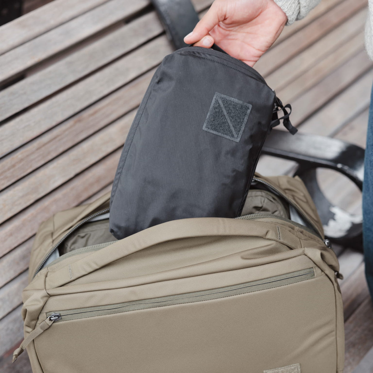 Transit Packing Cube 4L in Black - side handles [13026a-BLK]